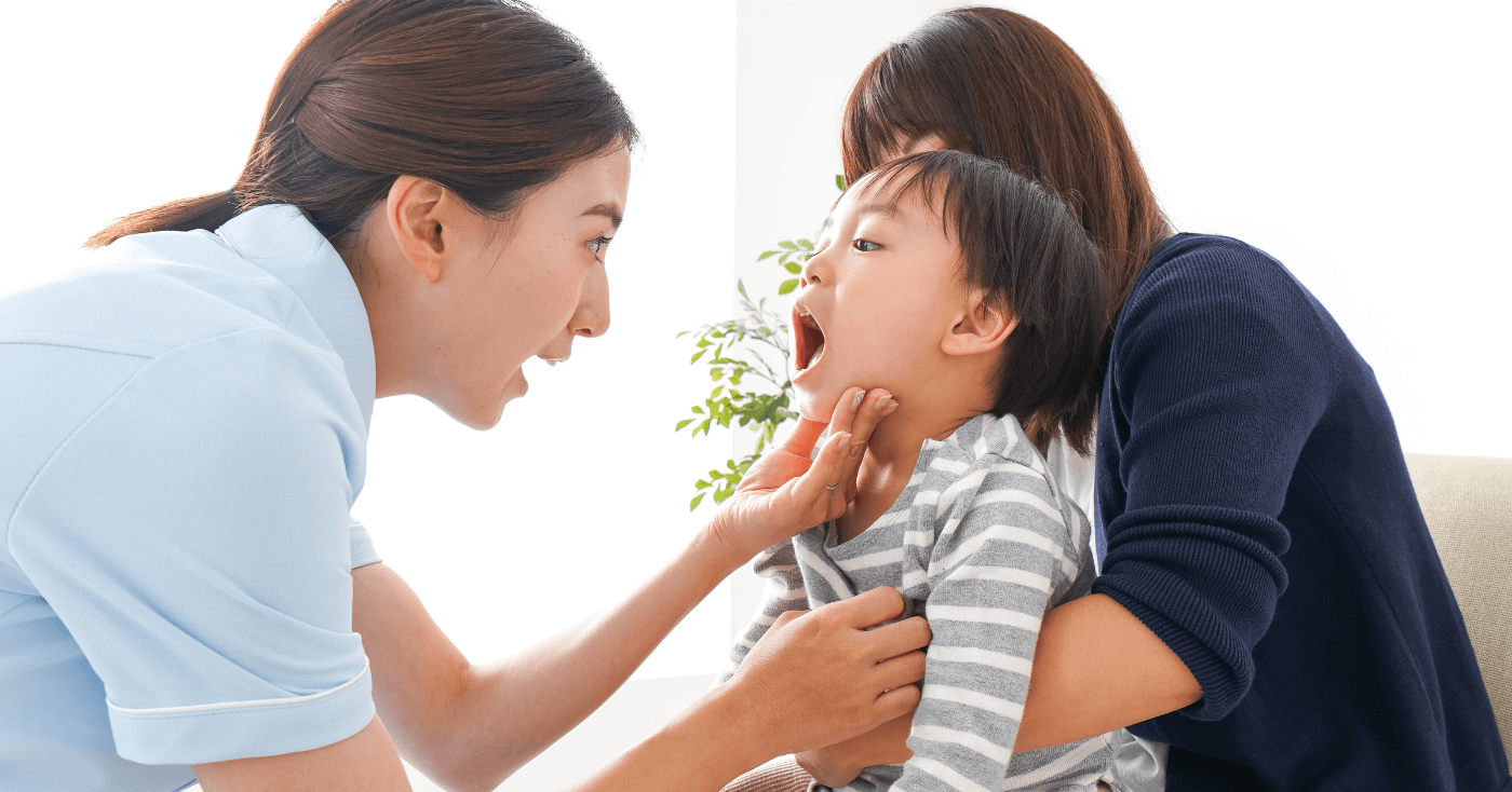 子供の歯科検診の様子