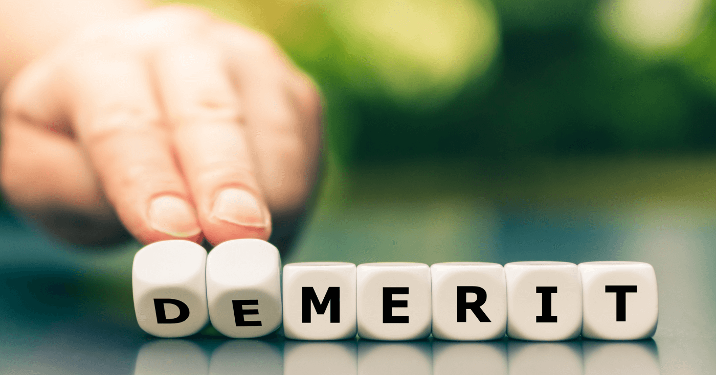 DEMERITの文字ブロック